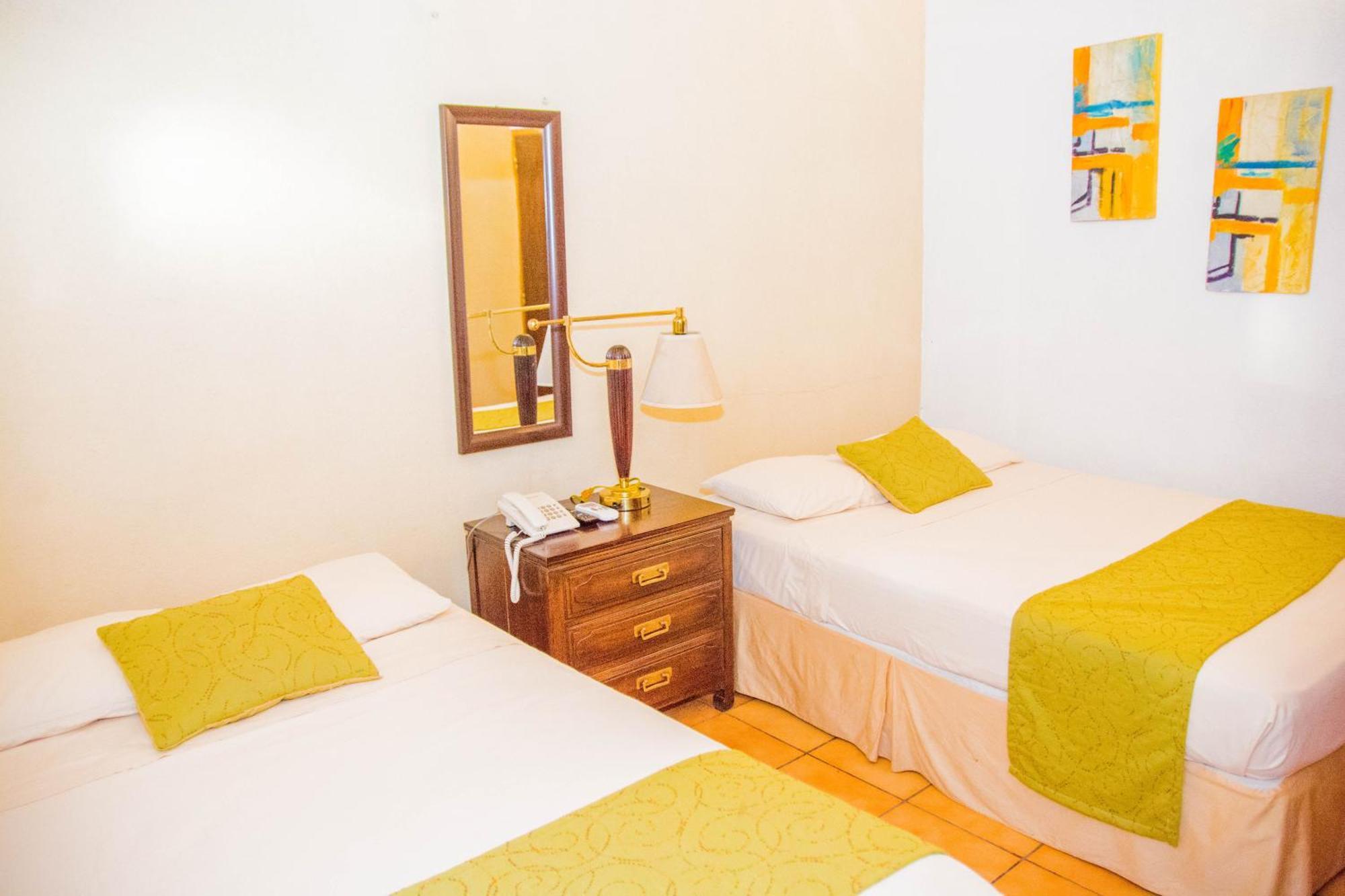 Hostal Fuente Castalia, B Y B Leon Luaran gambar