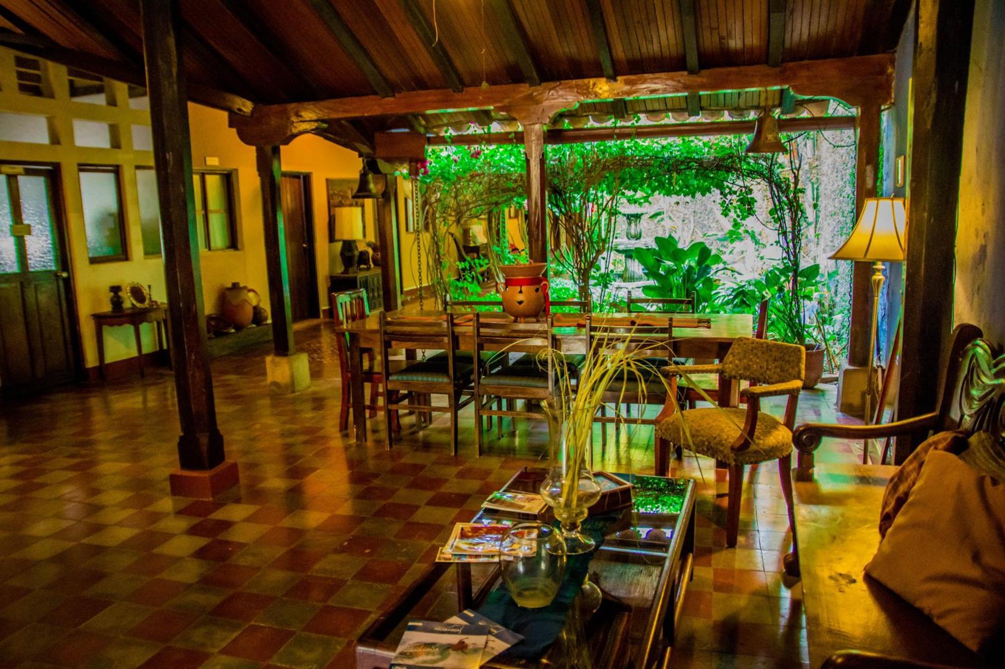 Hostal Fuente Castalia, B Y B Leon Luaran gambar